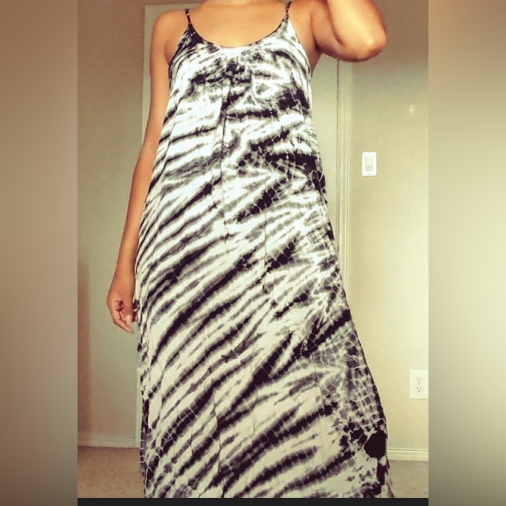 Mono B Black and White Tie Dye Maxi Dress Small